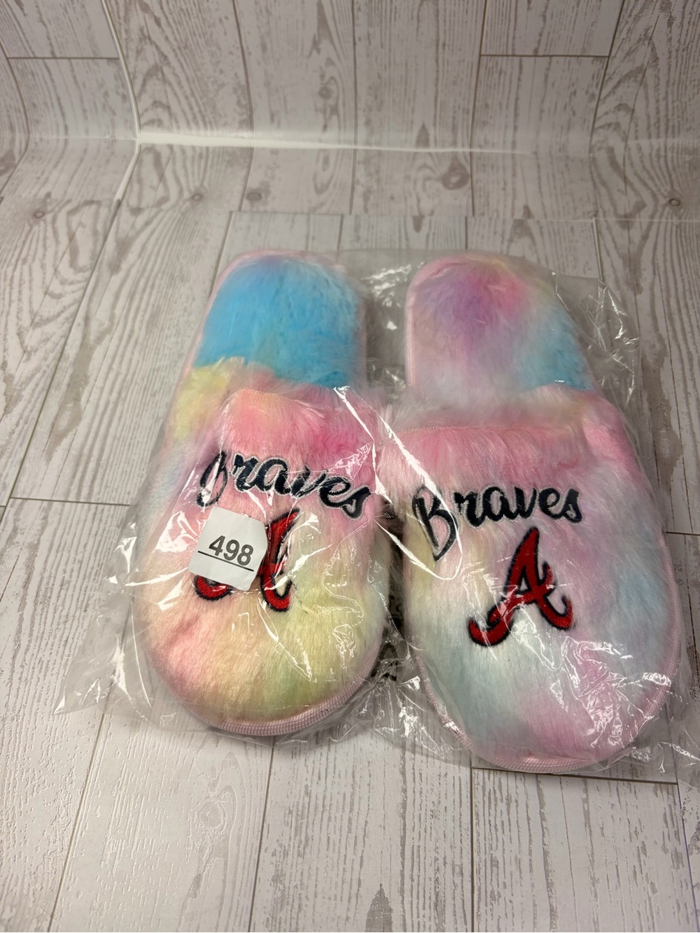 Atlanta Braves Rainbow Fuzzy Slippers SIZE  SAYS M (3-4) THEY’RE SMALL(SEE PICS)